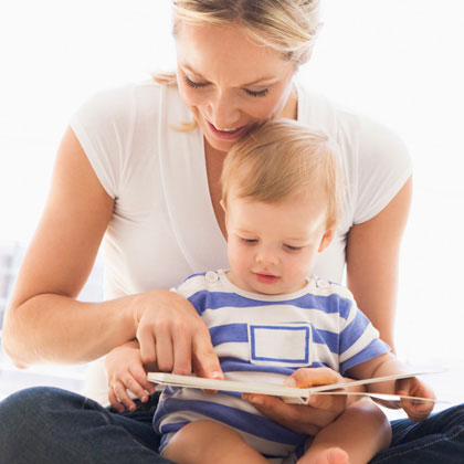 Bebeğinize kitap okumanız için 10 neden
